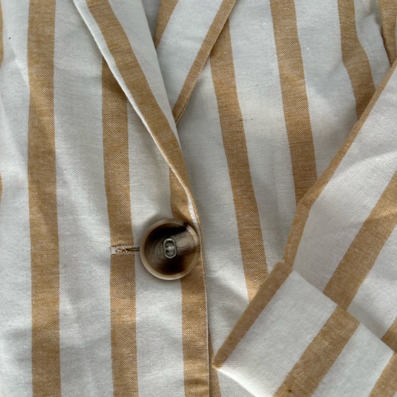 Striped Linen Blazer - Picture 4 of 5